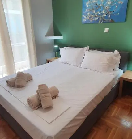 Center Next To Metro & Close To Acropolis Apartment *