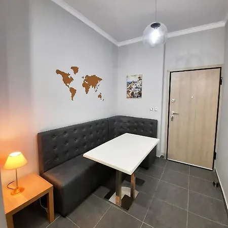 Center Next To Metro & Close To Acropolis Apartment *